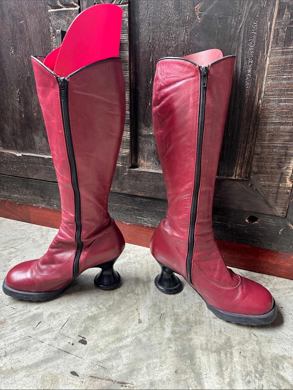 Rare John Fluevog Red Sugars Lace-Up Knee Boots with Sculpted Heels - Picture 6 of 14